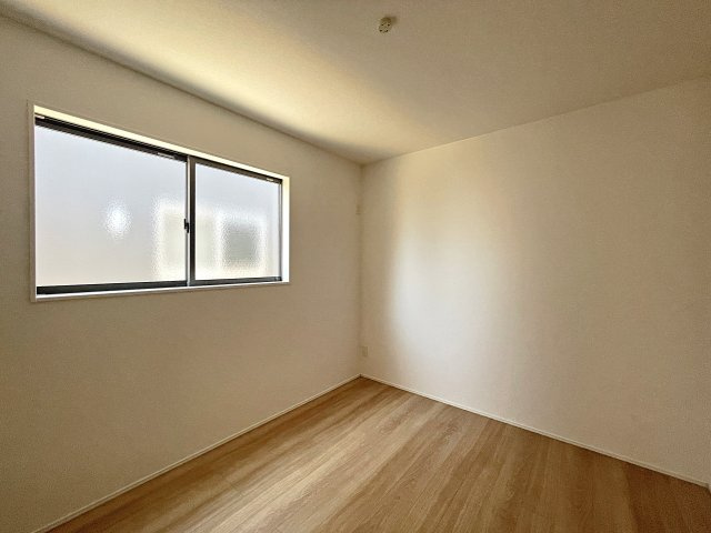 新築戸建・新築建売　会津若松市住吉町　城西小・第四中の洋室|シンプルなので様々なテイストのインテリアも合いそうですね！