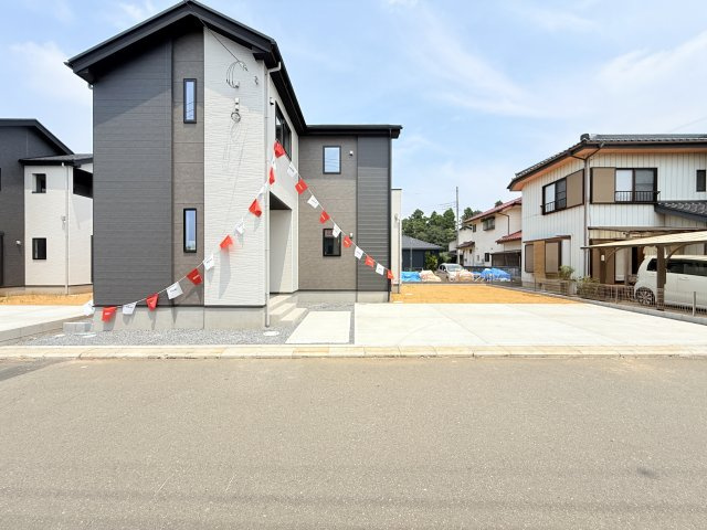 つくば市南中妻4期　新築戸建て　2号棟の外観|当日予約・現地集合・現地解散でのご見学も大歓迎ですので、お気軽にお問い合わせください(*^^*)