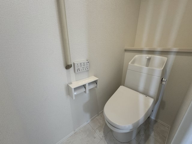 読谷村大木（全2棟）B号棟のトイレ|※同仕様写真です