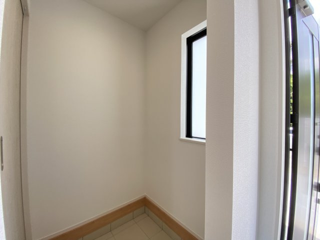 読谷村大木（全2棟）B号棟の玄関|※同仕様写真です