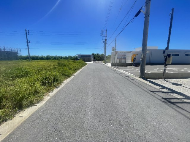 読谷村大木（全2棟）B号棟の前面道路含む現地写真|※南側公道6.1m♪