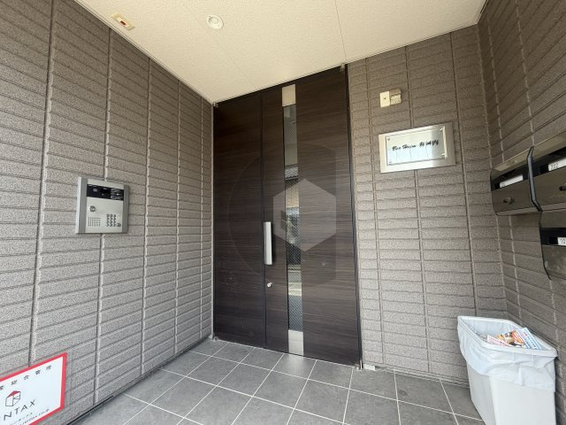 ベルハイム森河内のエントランス