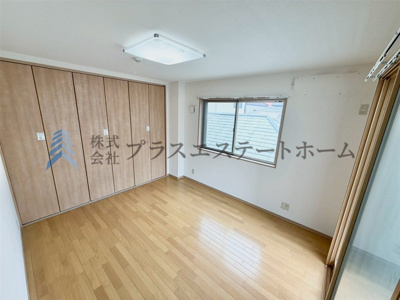 【洋室】 | 長田区水笠通3丁目　戸建て | 居室にはクローゼットを完備♪自由度の高い家具の配置が叶うシンプルな空間です♪