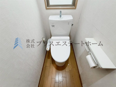 【トイレ】 | 長田区水笠通3丁目　戸建て | 温水洗浄便座付きで、通年快適に利用できます♪