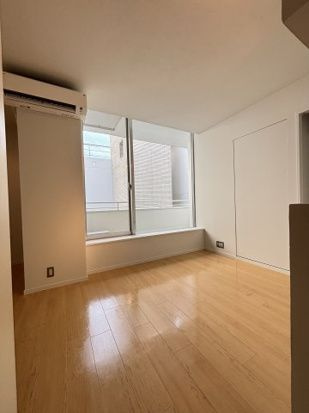 南青山STUDIO　FLATの居間・リビング