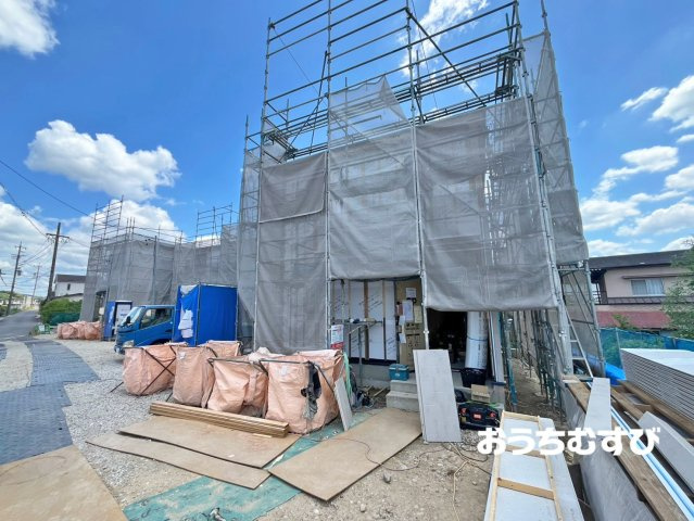 小牧市池之内鳶ヶ巣第2(全4棟)の前面道路含む現地写真