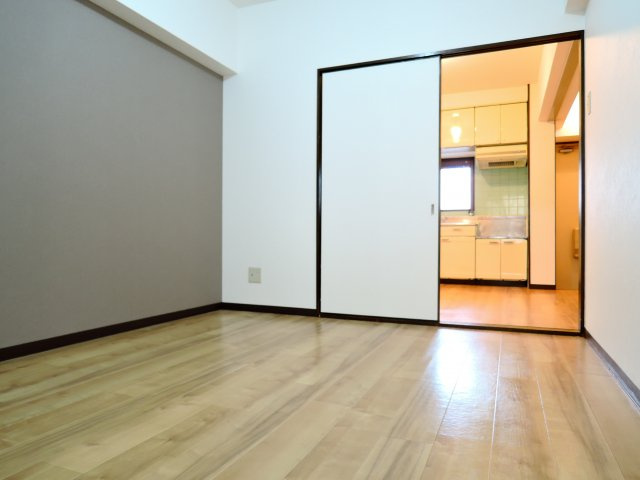 ハムロハイツ杉田A棟の洋室