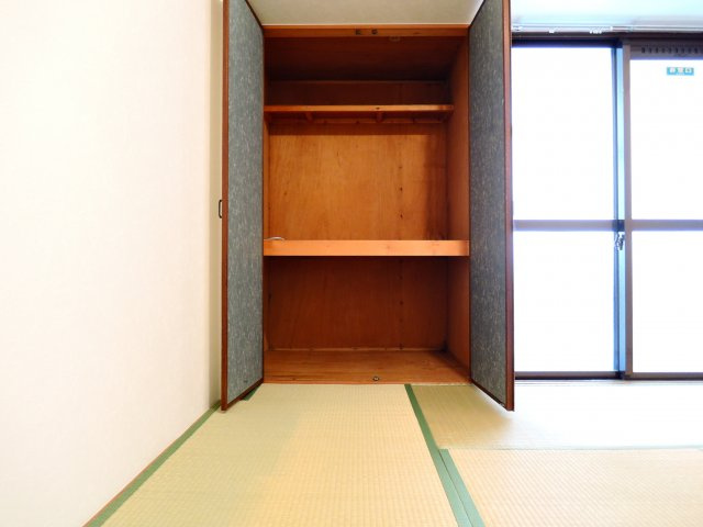 ハムロハイツ杉田A棟の収納