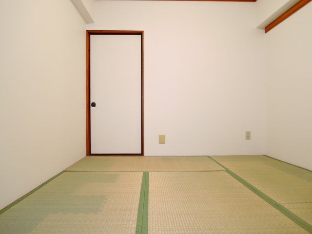 ハムロハイツ杉田A棟の和室