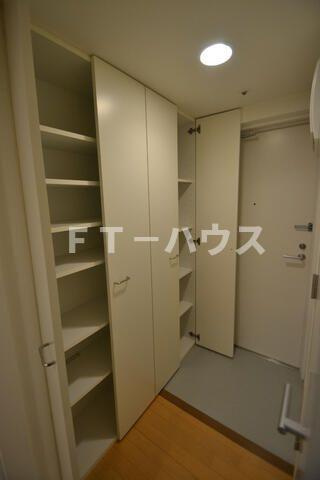 パインタワーの玄関