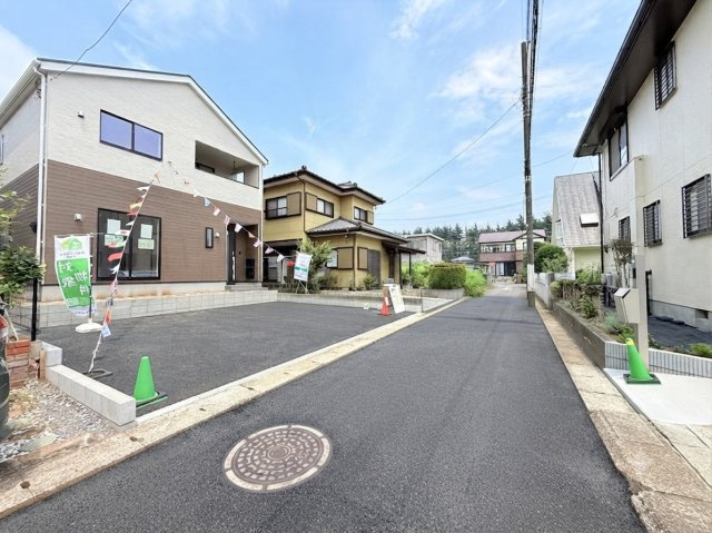 つくば市観音台第15　新築戸建の前面道路含む現地写真|実際に現地で周辺環境や街並み、近隣のスーパーや通学路の安全性、病院、公園・・・など生活のイメージをご確認ください！