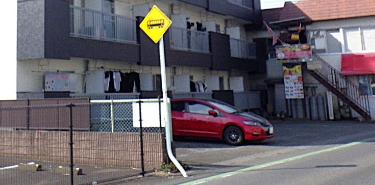 メゾン松月の駐車場
