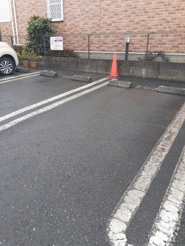 フォンタ－ナの駐車場