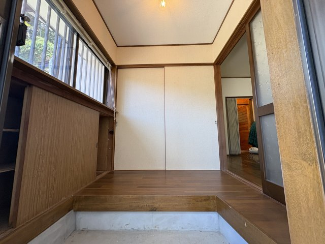 下田市　笹峯台の玄関