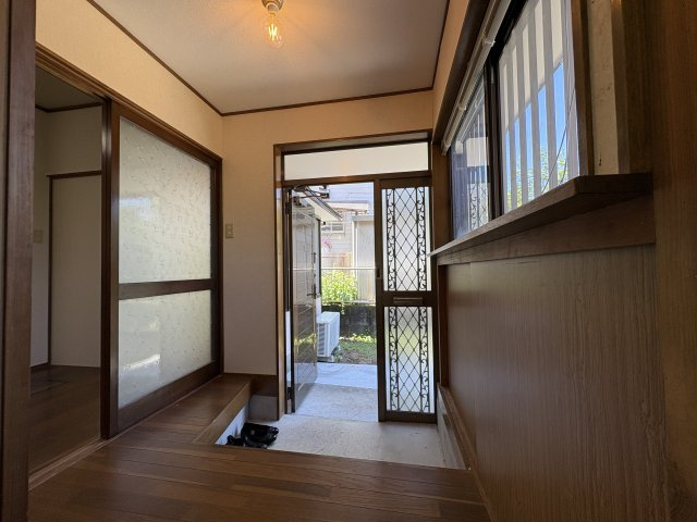 下田市　笹峯台の玄関