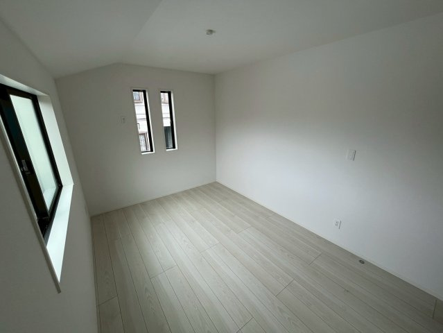 【仲介手数料無料】富士見市東みずほ台7期―新築分譲住宅―限定1棟の内観：施工例|(施工例)全室2面採光、やさしい光と静けさが、自然な眠りへと導いてくれる、住まいの“癒しの核”です。