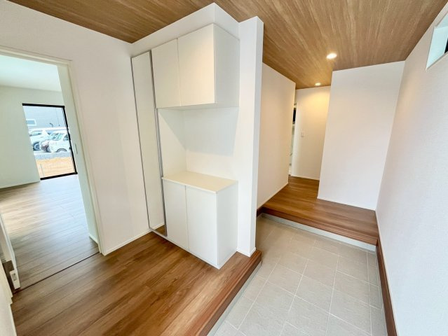 【仲介手数料無料】富士見市東みずほ台7期―新築分譲住宅―限定1棟の内観：施工例|(施工例)同仕様物件の玄関です！