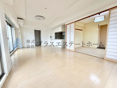 【その他】 | プレサンス神戸和田岬ステーションフロント | リビングは広々とした空間で家族や友人との時間を楽しむのにぴったりです♪快適な居住空間を提供します♪