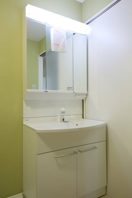 ライオンズマンション行徳の独立洗面台