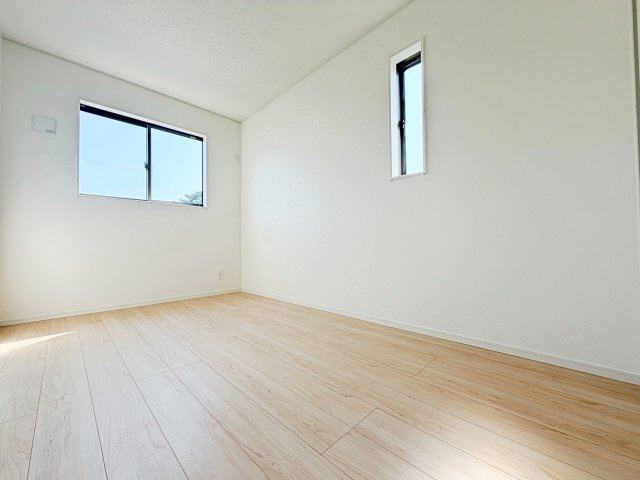 クレイドルガーデン安城市榎前町第５の洋室|収納も充実した子供部屋。学用品もすっきり片付き、集中して過ごせる環境です。