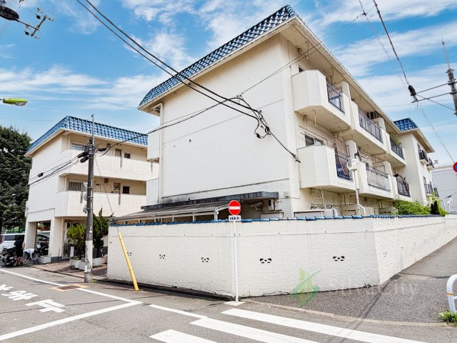 第1フォンタナ駒沢の外観