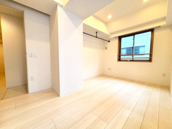 アーバンキャッスル江戸川駅前の洋室|寝室にも子ども部屋にも使いやすい、ゆとりある洋室です。