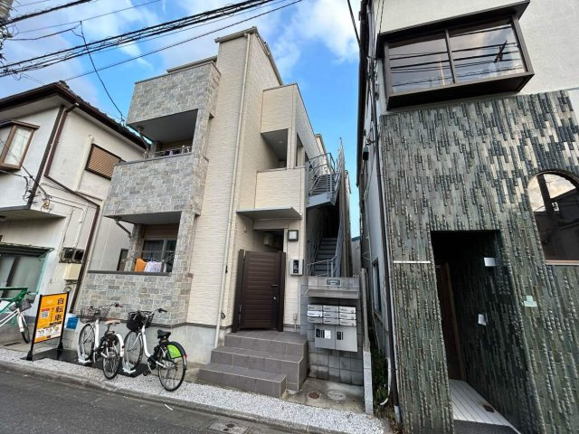 足立区舎人４丁目のアパート