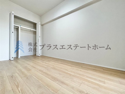 【洋室】 | シーアイマンション須磨エクシード | 各居室に収納があるので、お部屋がスッキリします♪