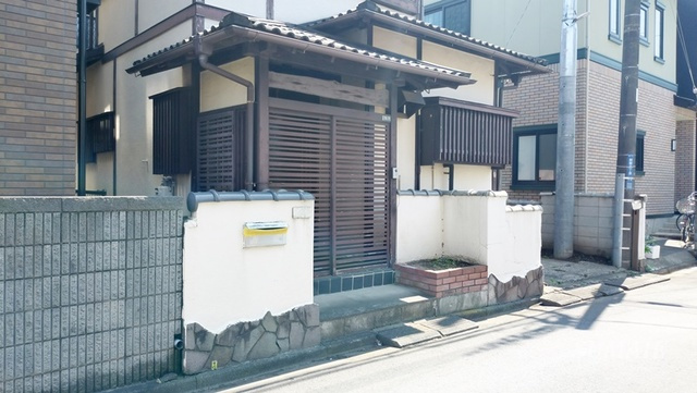 坂戸市関間３丁目戸建てのエントランス|建物入口です！