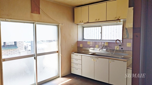坂戸市関間３丁目戸建てのキッチン|2面採光のダイニングキッチンです☆
