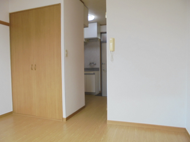 府中市紅葉丘３丁目の賃貸マンションの内装
