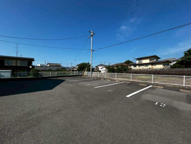 アサヒハイツの駐車場
