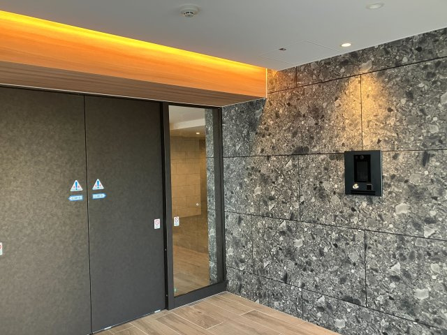 CREST TAPP新横浜のエントランス