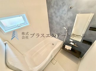【浴室】 | 須磨区多井畑池ノ奥口新築戸建 | 窓付きの浴室は採光、換気、開放感の向上などの多くのメリットがあります♪