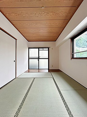新橘ビルの寝室