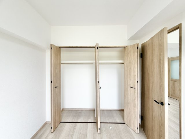 エスポア横須賀の収納|洋室①収納