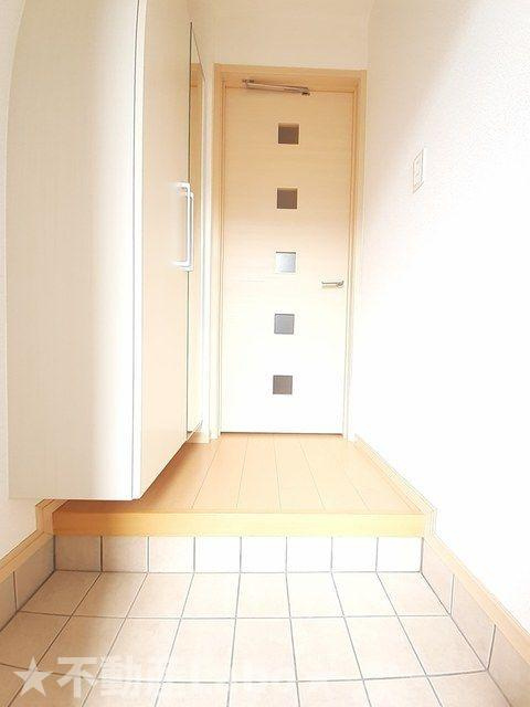ザ　サニーヴィラ　箸蔵の玄関