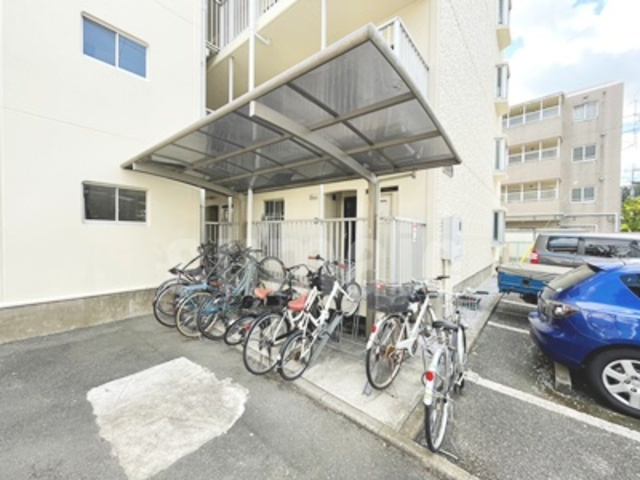 CRASTINE土呂のその他共用部分|屋根付き駐輪場です。