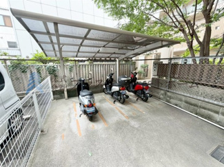 【その他】 | コスモ甲南町 | バイク置場にもしっかりとした屋根が設けられています♪