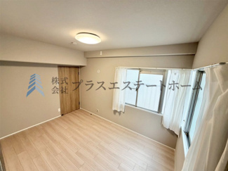 【洋室】 | コスモ甲南町 | リノベーションで付加価値をプラスし、 ただの『住まい』ではなく『癒しのある空間』 に仕上がっています