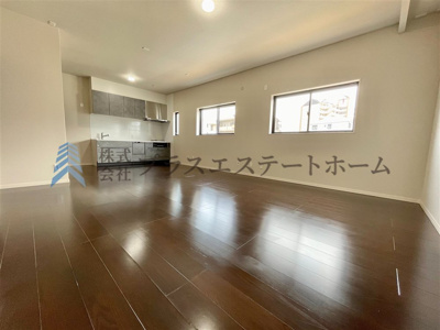 【居間・リビング】 | 兵庫区浜中町2丁目　事務所付き中古戸建 | LDK約21帖♪