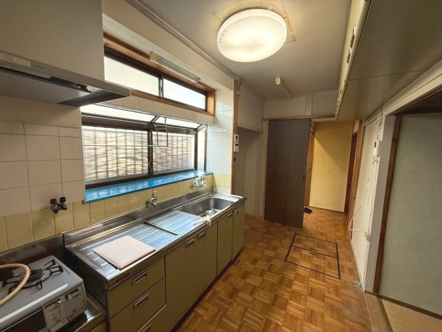 東香里新町テラスハウス　賃貸のキッチン|コンパクトなキッチンで掃除もラクラク