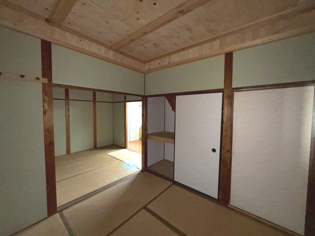 東香里新町テラスハウス　賃貸の和室|柔らかい畳が心地よい和室