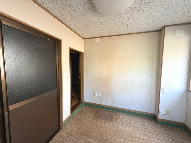 東香里新町テラスハウス　賃貸の居間・リビング|ゆったり過ごせるリビングです