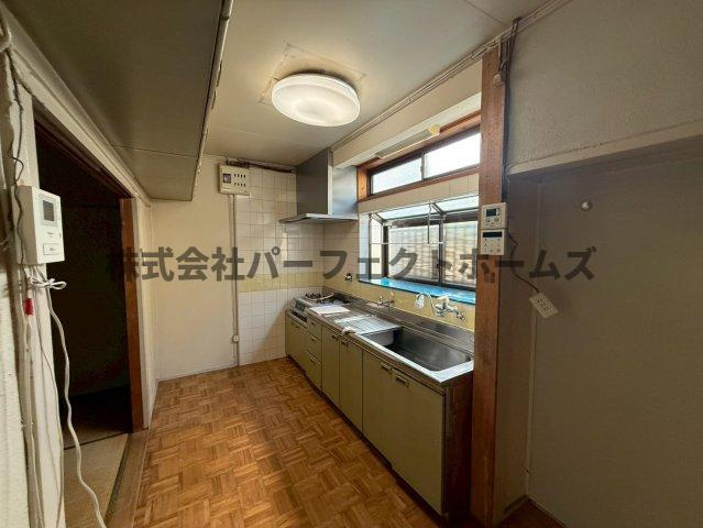 東香里新町テラスハウス　賃貸の内装|明るい室内です