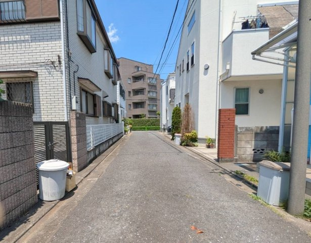 練馬区石神井台2丁目 限定1区画の前面道路含む現地写真|石神井台2丁目の落ち着いた住宅地
都立石神井公園まで徒歩4分
建築条件ございません
お好きなプランで建築できます♪