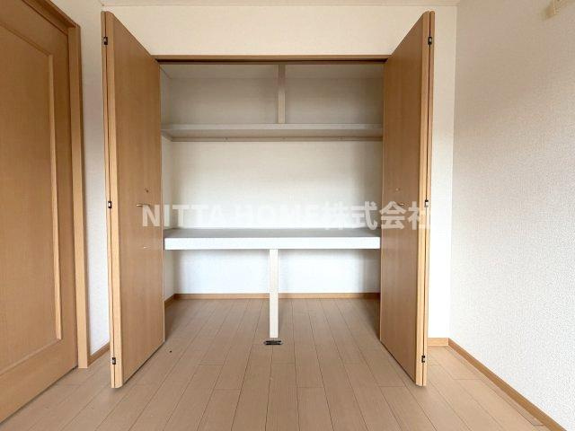 フラッツ　ラ　ローサの収納|大容量の荷物の収納にも助かります＊
