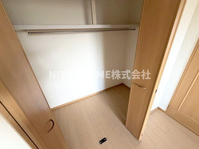 フラッツ　ラ　ローサの収納|6.2帖洋室の収納になります♢