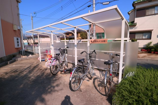 サンライフ西尾の駐車場