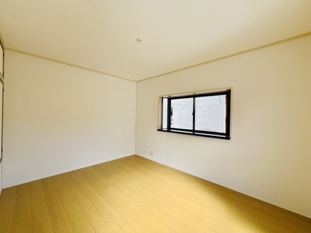 前橋市天川原町の洋室|お子様の一人部屋デビューにも最適♪